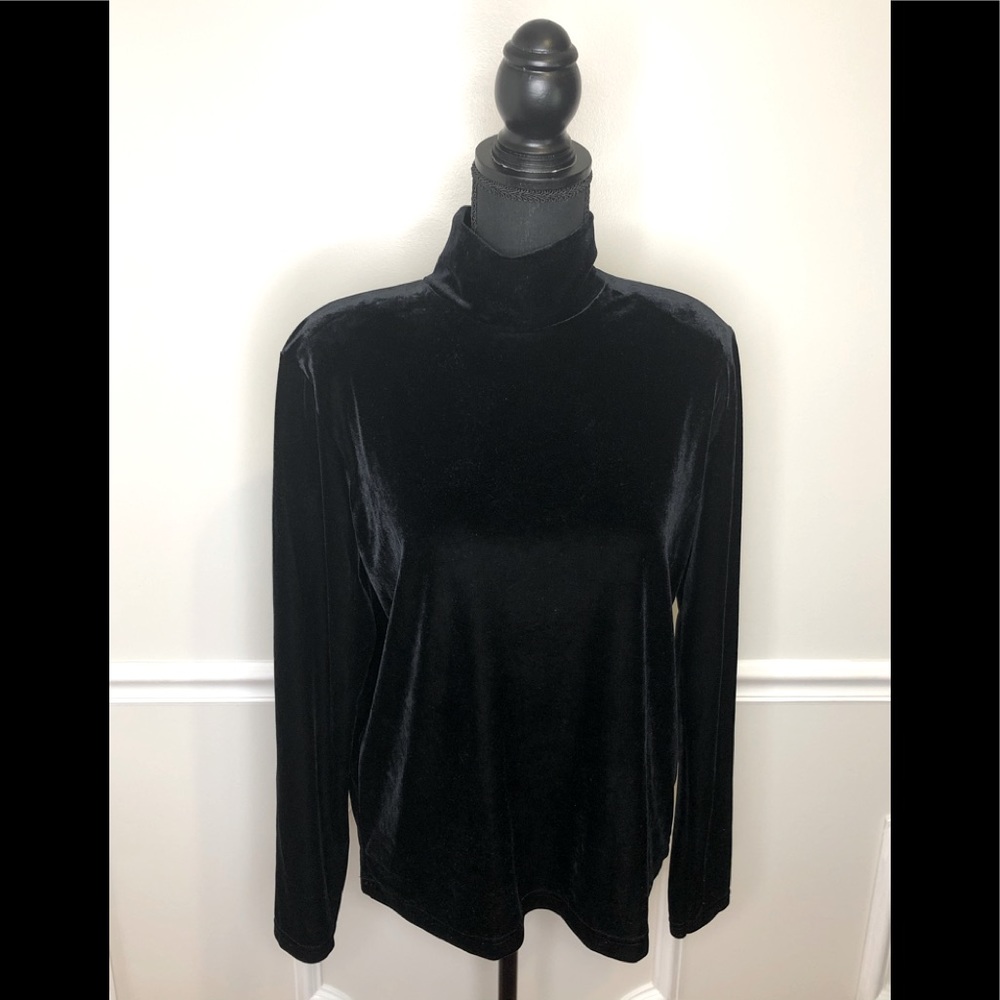 Valerie Stevens long sleeve mock neck velour top
